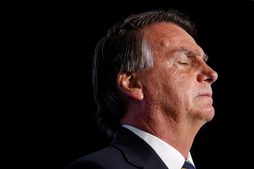 STF torna Bolsonaro réu por tentativa de golpe de Estado