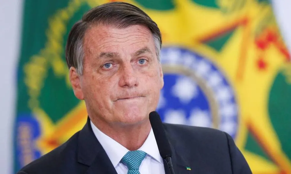 Bolsonaro passa mal no RN e é removido de helicóptero para Natal