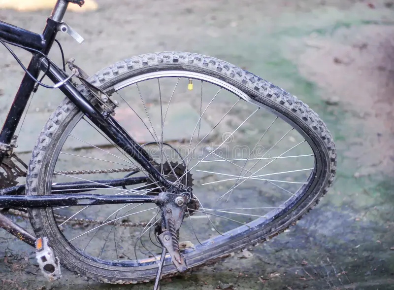 Ciclista é atropelado por carro no centro de Altônia