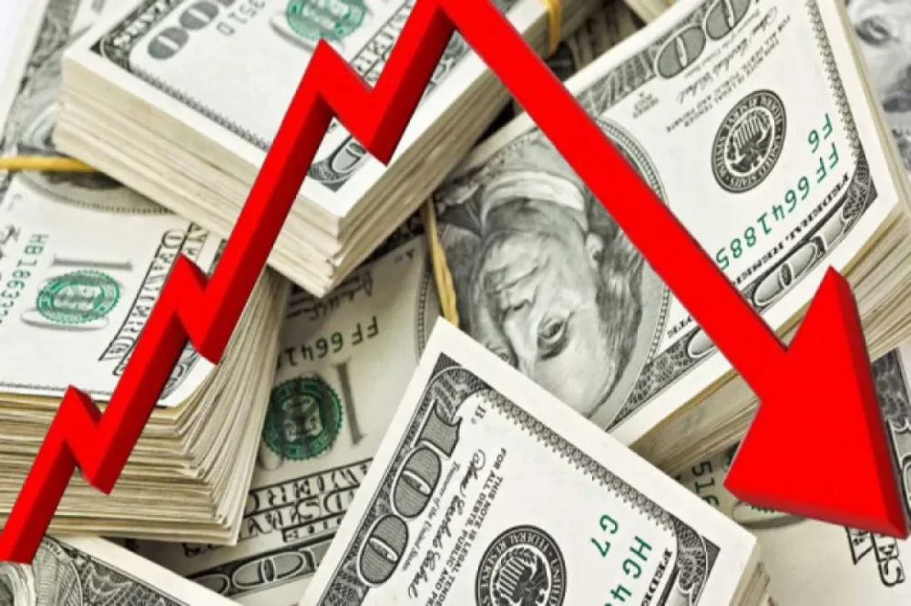 Dólar cai pela sétima sessão seguida e acumula baixa de 4,11%