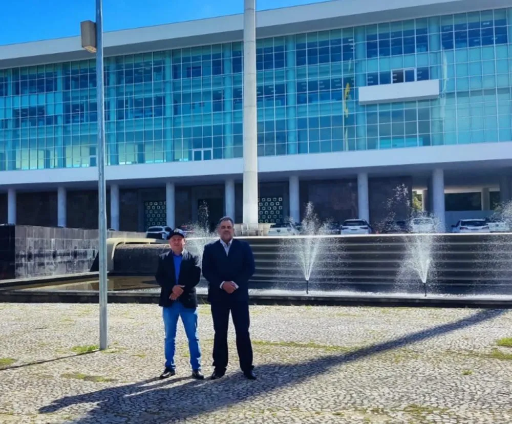 Vereadores Tigrão da Paineira e Pingo garantem emendas para o esporte de Altônia em agenda na capital