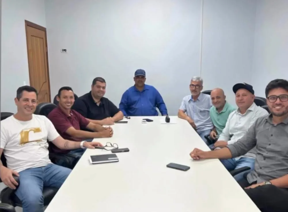 Vereadores de Altônia se reúnem com o prefeito Diego Pergo para tratar de demandas prioritárias do município