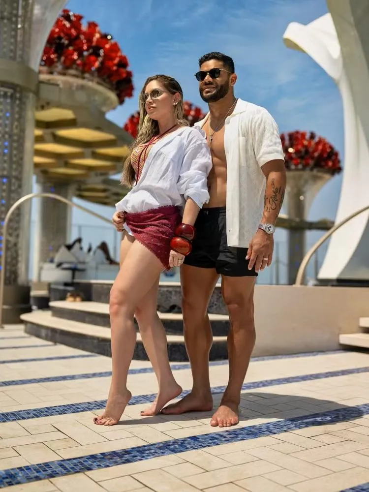 Hulk e Camila Sousa vivem lua de mel luxuosa em Dubai