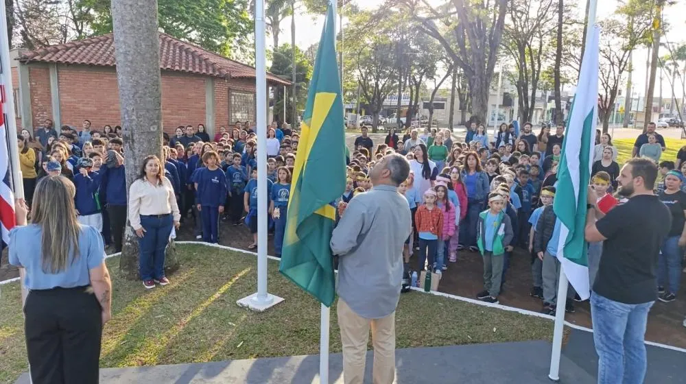 Altônia inicia programação da Semana da Pátria com ato cívico na Praça Carlos Gomes