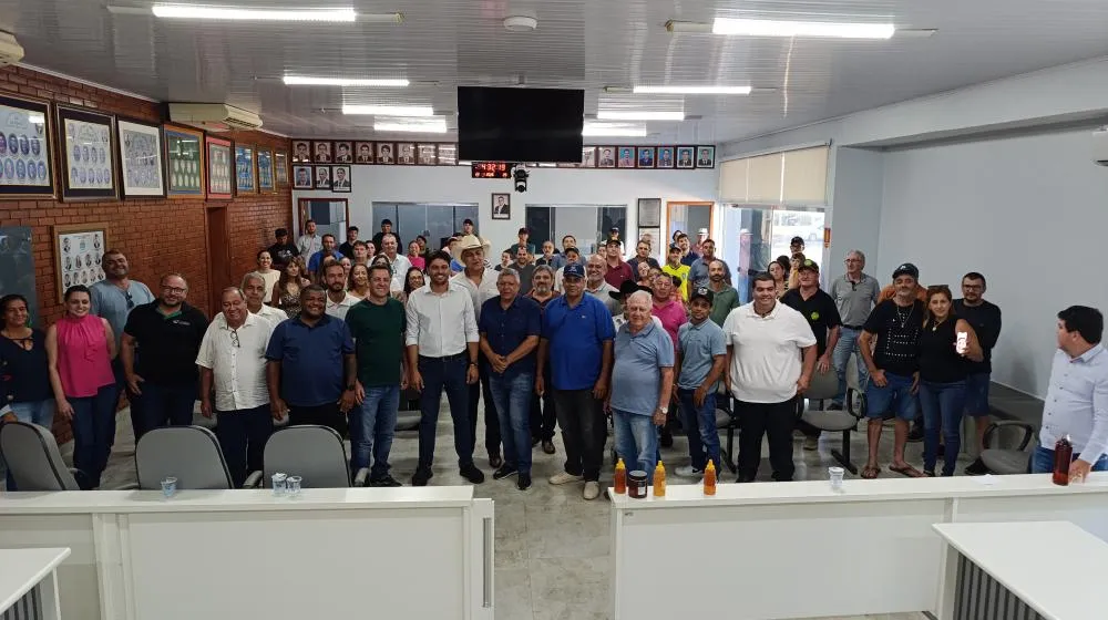 Secretário de Indústria do Paraná anuncia investimento de mais de R$ 2 milhões para apicultura em Altônia
