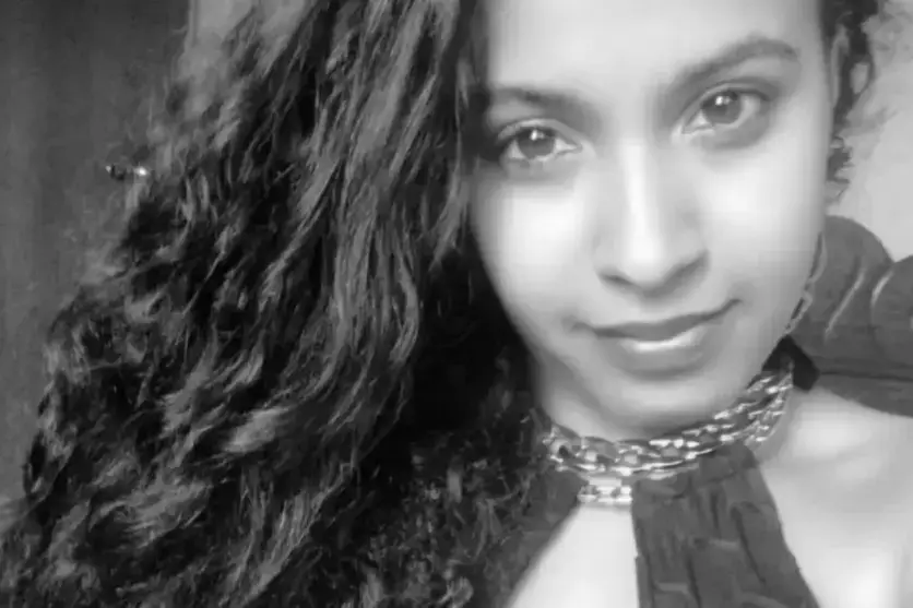 Homem mata companheira e a filha de 2 anos e é preso em flagrante; vítimas estavam abraçadas