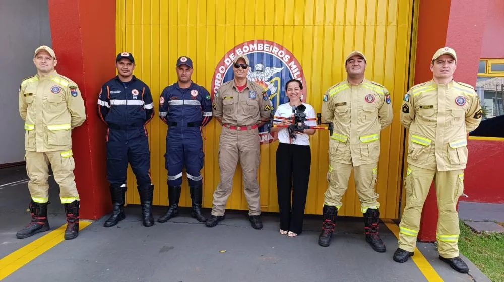 Vereadora Leila Linhares visita Corpo de Bombeiros de Altônia e destaca uso de drone de alta tecnologia