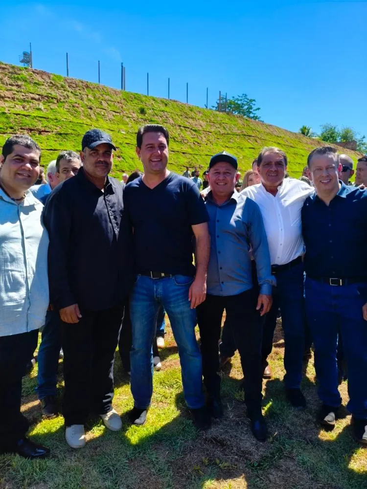 Governador Ratinho Junior inaugura viaduto em Iporã e cumpre agenda na região