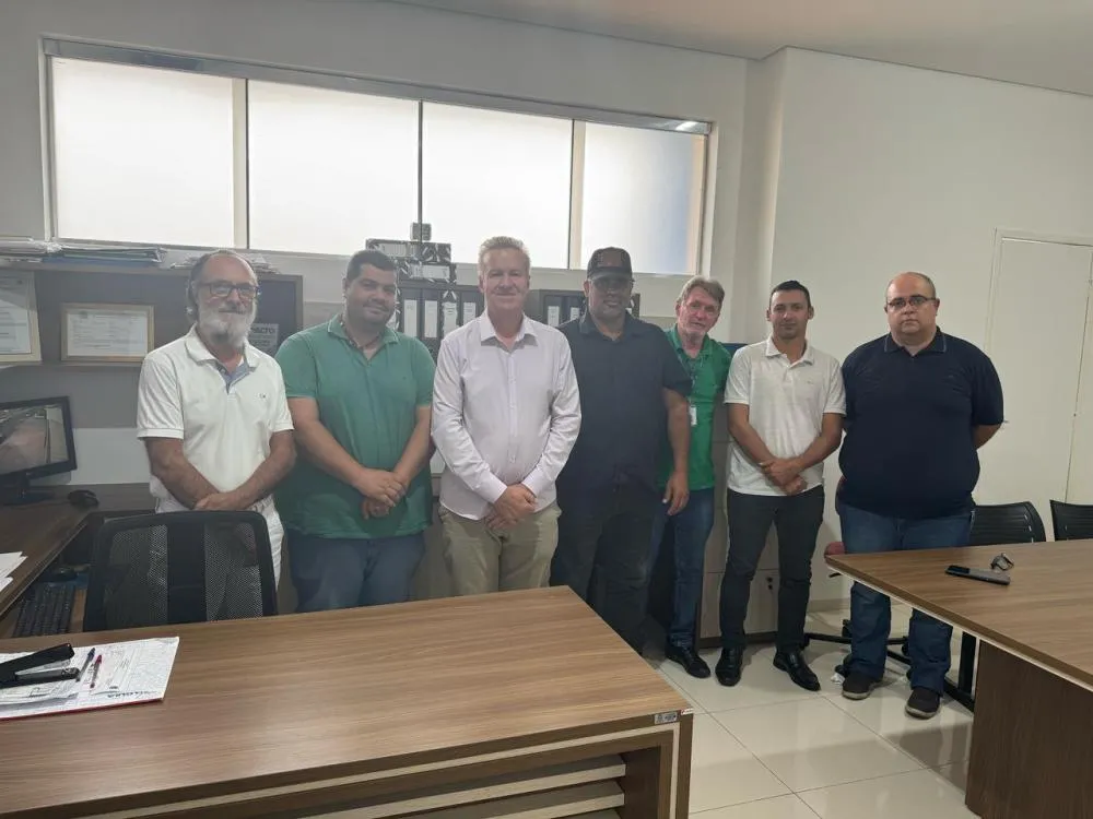 Presidente da Câmara de Altônia e vereadores recepcionam deputado estadual Luiz Corte para tratar de verba destinada à castração de animais de rua