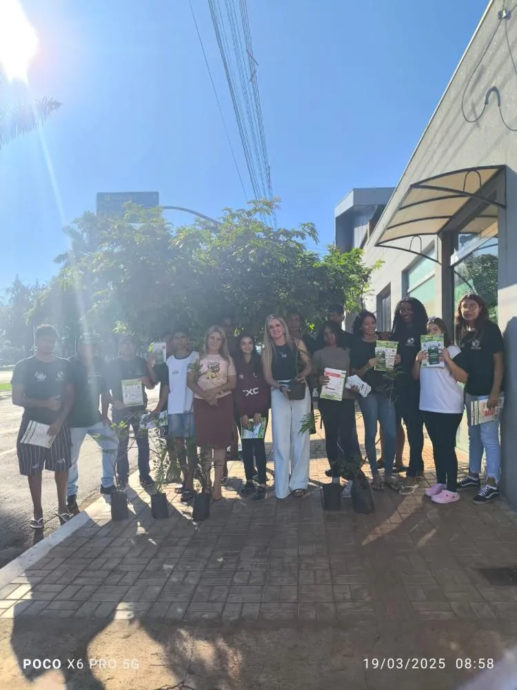 Projeto “Altônia Sustentável” mobiliza alunos do Colégio Estadual Malba Tahan em ação ambiental